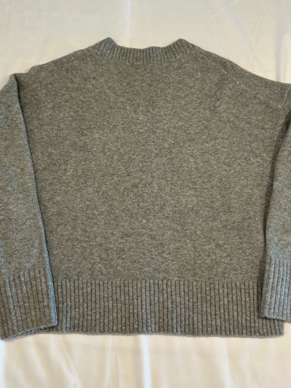 Zara Women's V-Neck Sweater in Heather Gray - Picture 2 of 6